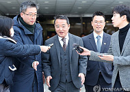 법원 "코오롱·이웅열 명예회장, 인보사 환자에 6억6400만원 배상해야"