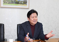 [삼성노블카운티] 박성현 본부장 “시설 아닌 우리 집…그래서 오래 살고 계시죠”