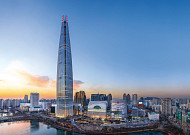 롯데, 일주일 새 6900억 실탄 조달...외형 확장 대신 '재무 방어' 집중