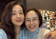 '아들 학폭 논란' 윤손하...캐나다서 근황 공개