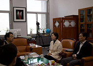 유은혜, 4일간 국회·현장·종교계 릴레이 행보…"임태희 4년이 지운 것, 모두 되살린다"