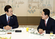 與 "다주택 규제 본질은 투기 억제…감정 호소로 논점 흐려선 안돼”