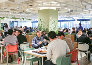 현대그린푸드, 깐부치킨•김호윤 셰프 등 ‘이색 협업’으로 구내식당 이용률↑