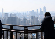 4분기 1인당 가계대출 신규취급 409만 원 줄었다⋯"주담대ㆍ30대 중심 ↓"