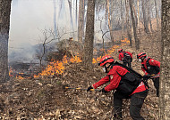 윤호중 행안부 장관, 함양 산불 긴급점검…"가용 자원 총동원"