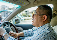 “면허 반납 뒤 외출 급감” 노인 가두는 ‘숨은 이동 격차’