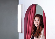 ‘아름다운 나라’는  무대에서 끝나지 않는다