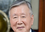 아기 낳으면 1억원…이중근 부영그룹 회장 "말 안 통해 그냥 해버렸다"