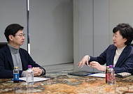 눈앞으로 다가온 ‘초장수사회’, 점검 시급한 우리 돌봄 제도