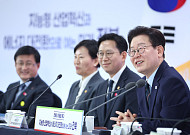 이 대통령, 전주 전통시장 방문…“열심히 해야 세상 조금씩 바뀌어”