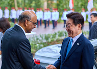李대통령, 싱가포르서도 "부동산 정책 많이 배워갈 것"