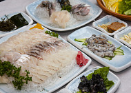 '2TV 생생정보' 가격파괴, 모둠회 정식이 단돈 1만 원대? '도○○○○'