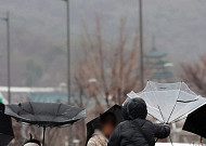 [내일 날씨] 전국 비 또는 눈⋯강원산지 최대 15㎝ 예상