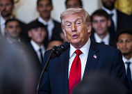 트럼프,  “무조건 항복” 요구...이란 전쟁 장기화 우려