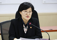 원민경 장관, 세계 여성의 날 맞아 “성평등 없이는 민주주의 발전도 없다”