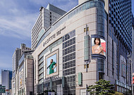 롯데백화점, 잠실·명동점 합산 ‘연매출 5조’…글로벌·ESG로 성장 가속[2026 소비자유통대상]