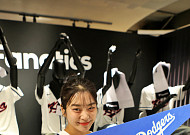 WBC 인기·KBO 시즌 개막에...유통가도 야구 열기로 후끈