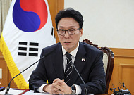 김민석, 트럼프와 20분간 회동…“김정은 북미대화 원하냐고 질문해”