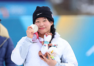 이재명 "패럴림픽 4메달 김윤지, 개인전 최다 메달 새 역사"