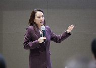 이수형 금통위원 "통화정책, 동행지표 의존 시 '샤워실 바보'⋯고빈도 선행지표 필요"