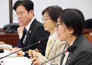 기초연급 수급자 10명 중 4.5명 ‘비빈곤층’…수급범위 과감히 조정해야 [기초연금 구조 논쟁]