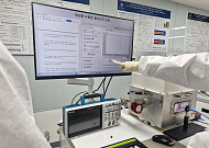 “반도체는 장비가 핵심”…명지대 반도체공학부 실습실 가보니 ‘현장’ 그 자체