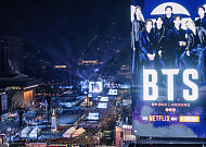 방탄소년단 '아리랑', 빌보드200·핫100 동시 석권 간다