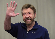 주한미군→무술 챔피언→액션 스타…척 노리스, 생 마침표