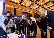 삼성전자, 암참 행사서 ‘비스포크 AI 스팀’ 로봇청소기 시연…퀄컴 협력 부각