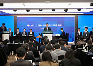 최윤범 고려아연 회장, 경영권 방어 일단 성공…영풍 측 2명 이사회 진입