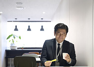 [단독] 식용유·라면·빵 이어 커피값도 내린다