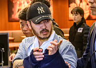 '마약왕' 박왕열, 취재진 향해 손가락질⋯"넌 남자도 아녀"