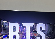 방송국 시대 끝…BTS 컴백으로 생중계까지 접수한 넷플릭스