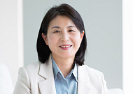 “치매 아내 돌보는 남편들, 가장 큰 고통은 끝없는 고립감”