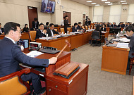 5월 1일 노동절, 법정 공휴일 지정 추진…국회 행안위 통과