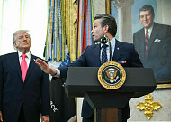 트럼프 출구전략은 최측근?...“국방장관이 먼저 이란 공격하자 해”