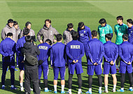 홍명보호 월드컵 첫 상대 덴마크 유력...유럽 PO서 4-0 완승