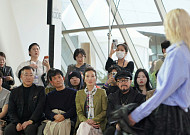 패션코드 찾은 성래은 패션협회장 “국내 디자이너 적극 지원”