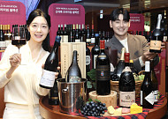 [포토] 신세계백화점, 봄 나들이 특가 ‘와인 페스타’