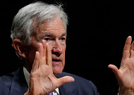 파월 “현 통화정책, 상황 지켜보기 좋은 위치…이란 전쟁, 대응 단계 아냐”