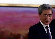 청문회 준비 첫 출근하는 신현송 한국은행 총재 후보자 [포토]