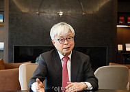 “율촌, ‘일류 로펌’ 도약 비결…퍼스트 프런티어 정신”