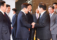 李대통령, 국회서 여야 환담 후 시정연설…추경 협조 당부