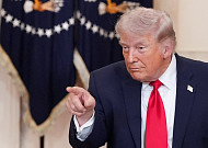 트럼프, 철강·알루미늄 관세 개편한다…“완제품에 25% 부과”