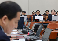 與 “민생 방파제” vs 野 “매표 추경”…재경위, 추경·국세청 놓고 전면 충돌