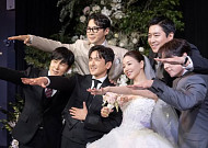 이민우 결혼식에 '신화' 불화설 웬 말?⋯신혜성 불참에도 "감사하다"