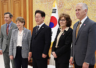 이 대통령, 美 상원의원단 접견…“대미투자·핵잠수함 협력 지지해달라”