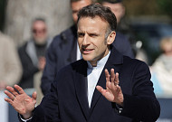 "아내에게 학대 당해" 트럼프 발언에⋯마크롱 "수준 이하" 반박