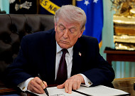 트럼프, 의약품 관세 100% 카드……한국 등 15% 예외 적용