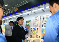 ‘중동 충격’에 비료·사료·비닐까지 흔들…농축산물 가격 압박 커진다 [외풍 취약한 밥상물가]